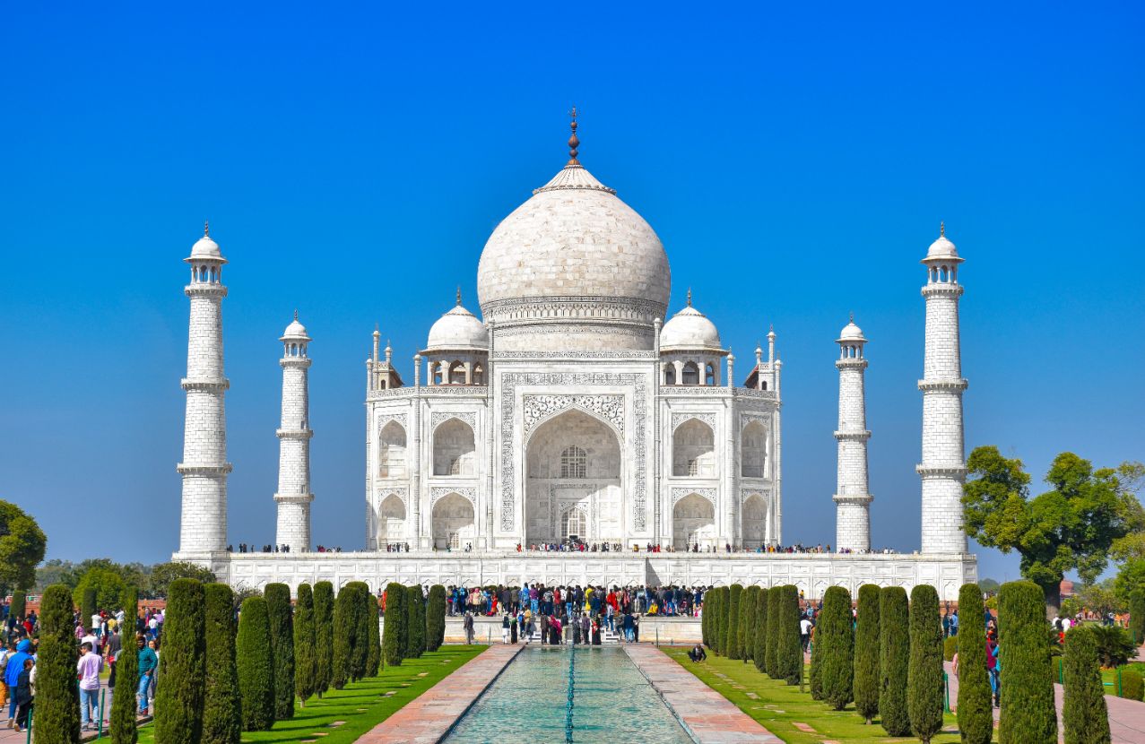 m_Agra_destjulimg_1_l_830_1277.jpg